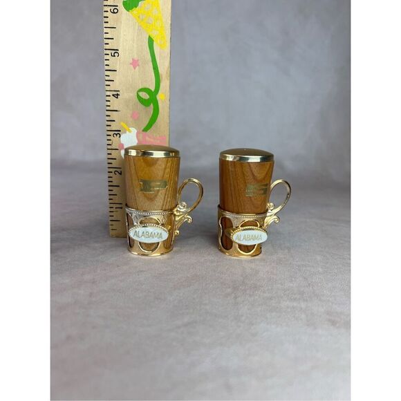 Vintage Alabama Salt and Pepper Shakers - Picture 2 of 5